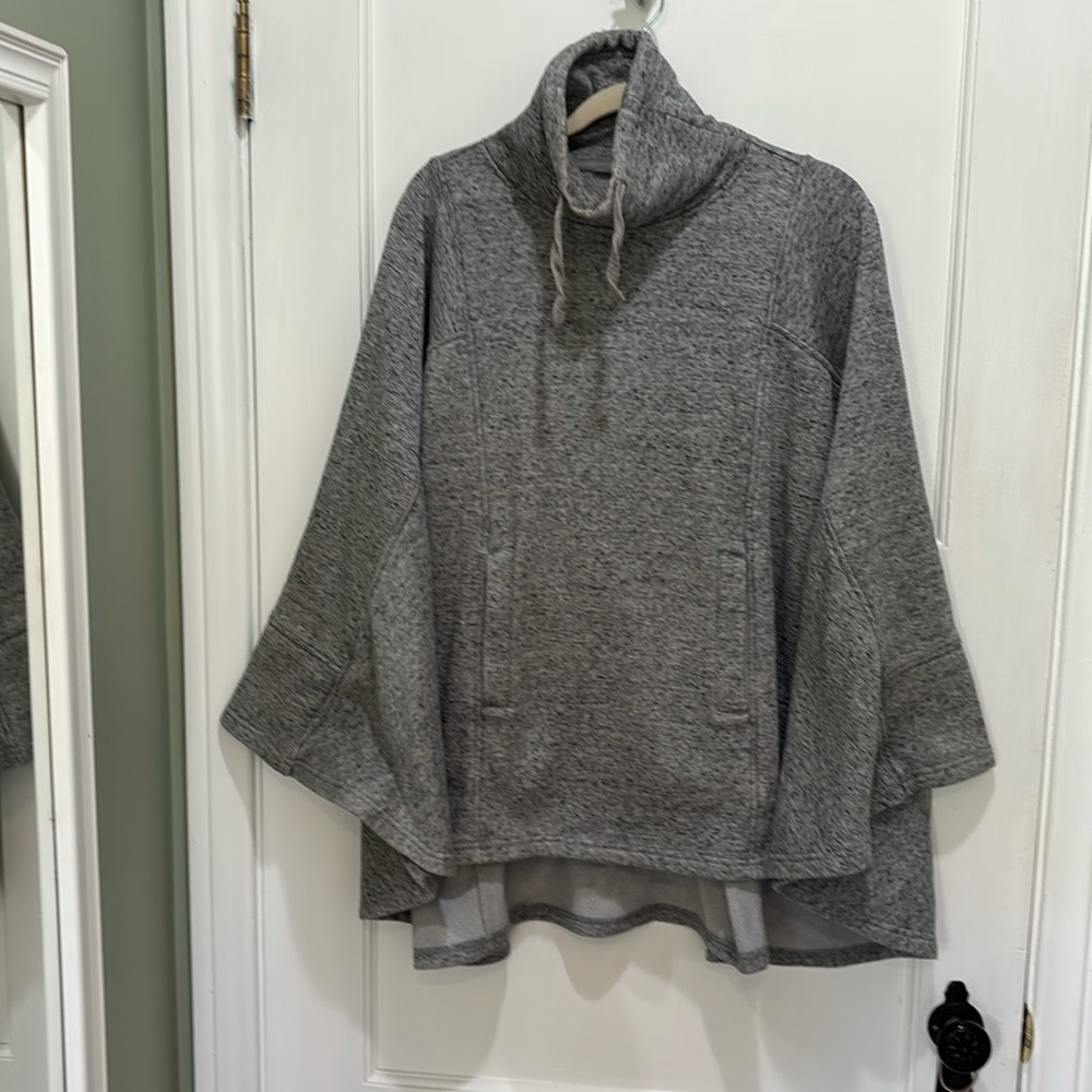 UGG Poncho Cape small x small